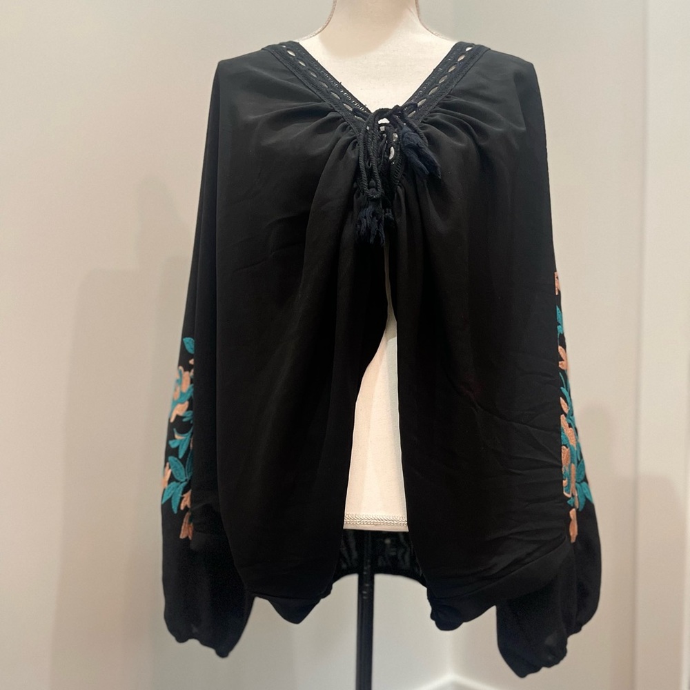 Shein Black Embroidered Kimono Sleeve Top Size M